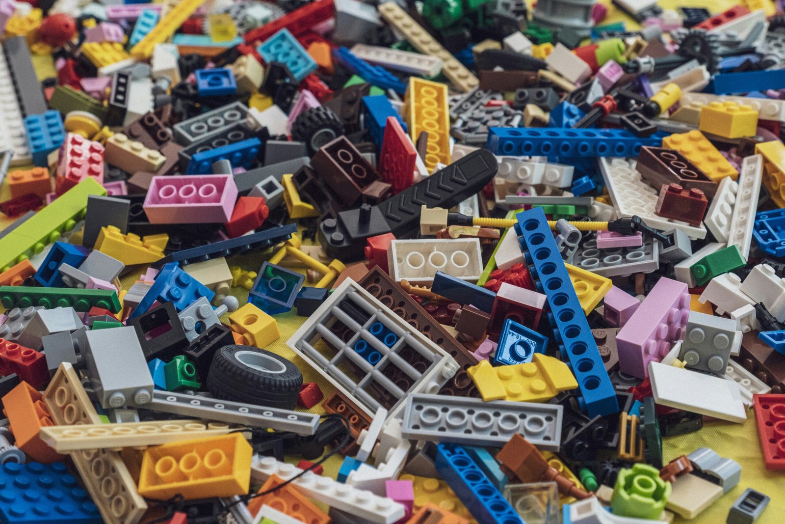 Brick Goldmine: 5 Must-Visit LEGO Sites for Superfans